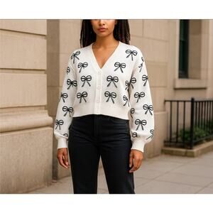Boutique Cream Beige & Black Bow Print Cropped Cardigan Sweater Size Medium